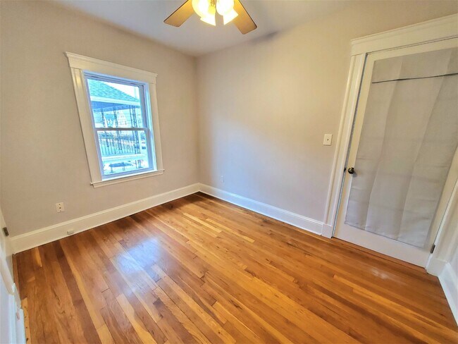 Building Photo - 22 5th Street Apt #2, Medford, MA 02155 - ...