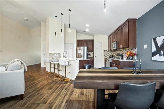 Building Photo - 1412 Cheyenne Rd