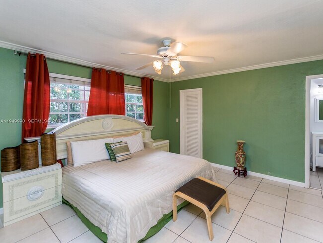 Building Photo - 5524 Garfield St