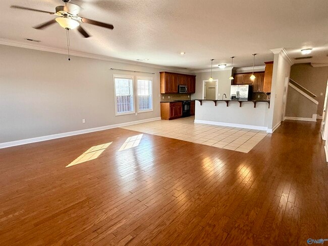 Building Photo - 5031 SE Valley Cove Dr