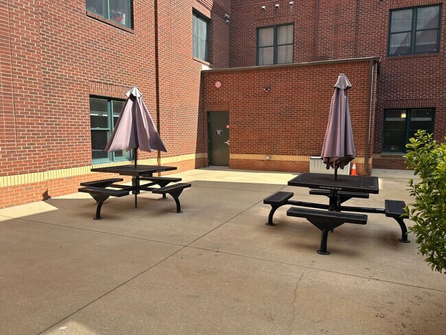 Building Photo - 1 Bed | 1.5 Bath Downtown Raleigh Condo - ...