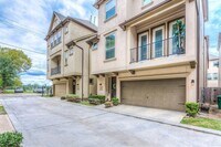 Building Photo - 444 N Live Oak St