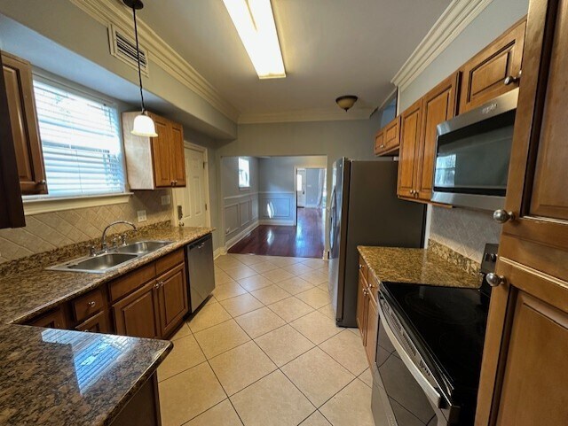 Kitchen - 1023 General Taylor