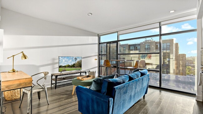 Building Photo - 1915 7th St NW