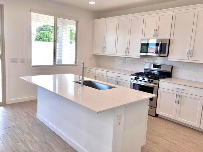 Building Photo - 7027 S 13th Way