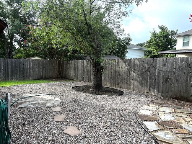 Building Photo - Wonderful 3-bedroom Home in Harris Branch