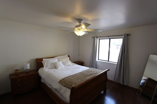 Building Photo - Cute Mountainaire home