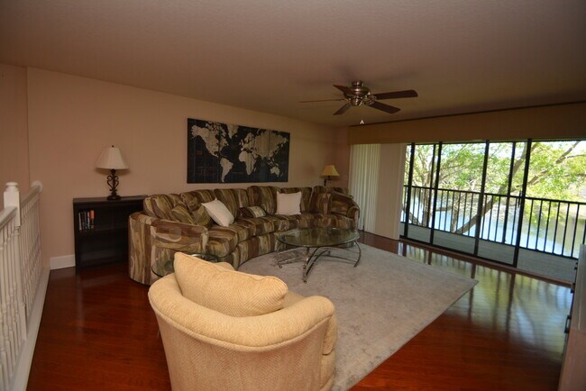 Building Photo - Furnished townhome! Located in Plantation ...