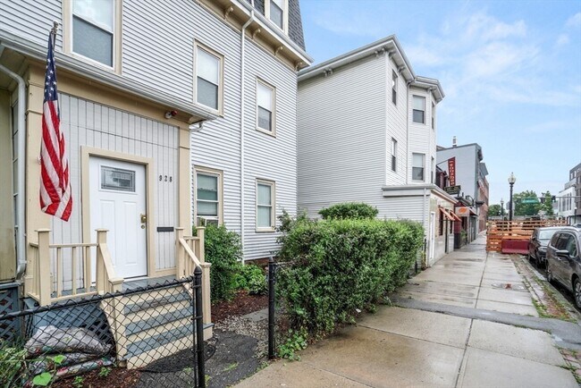 Building Photo - 928 Dorchester Ave