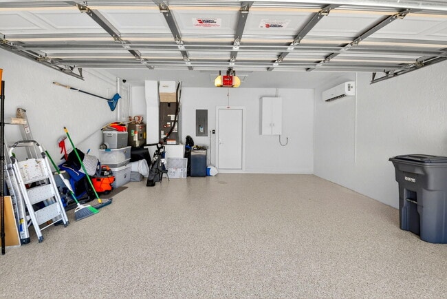 Building Photo - 5063 Ventura Dr