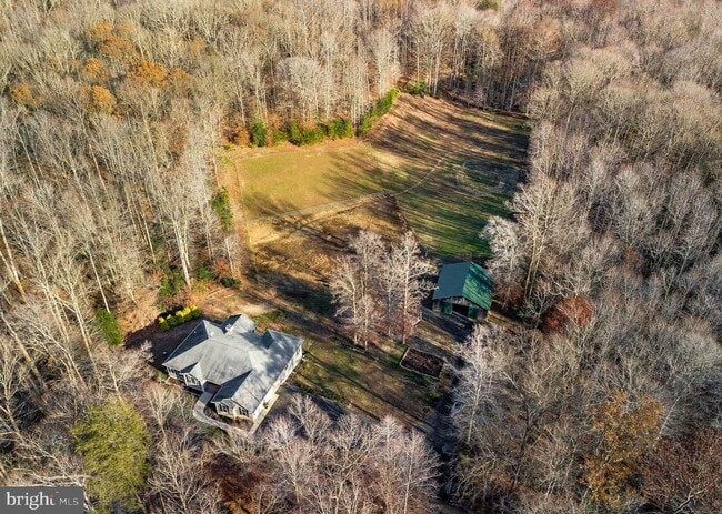 Building Photo - 24900 Fox Run Ln