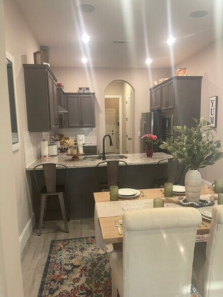 Building Photo - 126 Oasis Dr