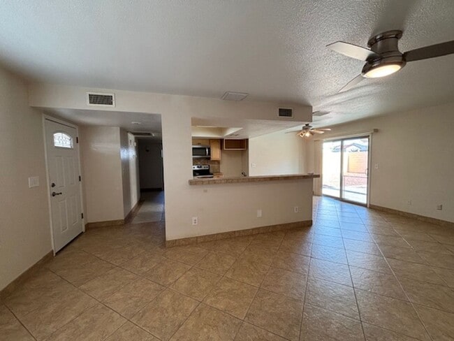 Building Photo - 3 Bedroom - 2 Bath Pool Home