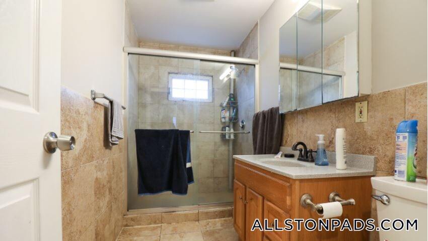 Building Photo - 117 Glenville Ave