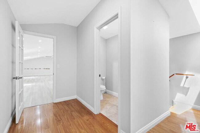 Building Photo - 12643 Archwood St
