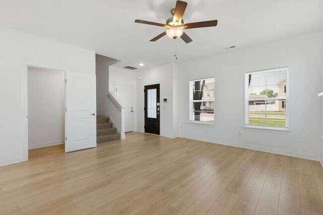 Building Photo - 429 Guethlein Dr