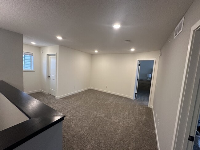 Building Photo - 2122 Ada Dr