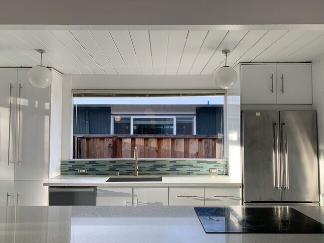 Building Photo - High-End San Jose 4 Bedroom Eichler!