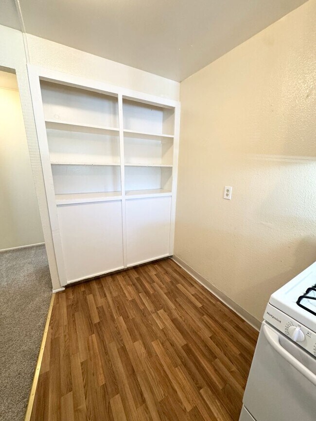 Building Photo - Move-In Special + Private Patio – Available Now! North Highlands