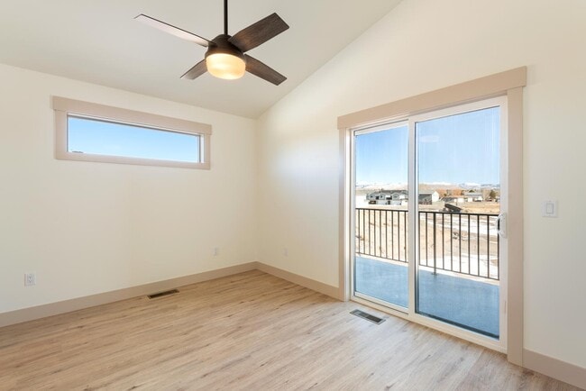 Building Photo - 405 Par Ave