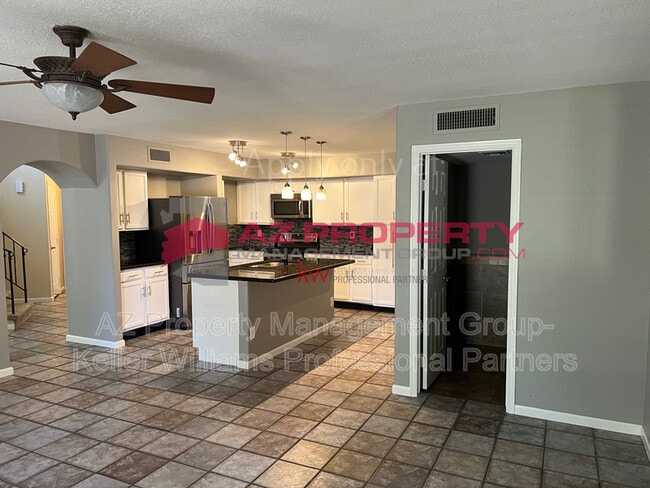 Building Photo - 6732 W Kimberly Way
