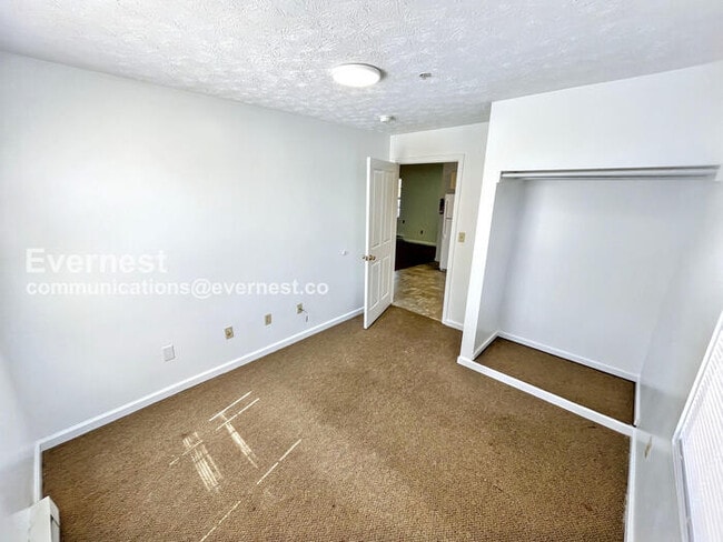 Building Photo - 2 Bob Cat Ct