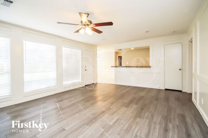 Building Photo - 4407 Deerfield Village Dr