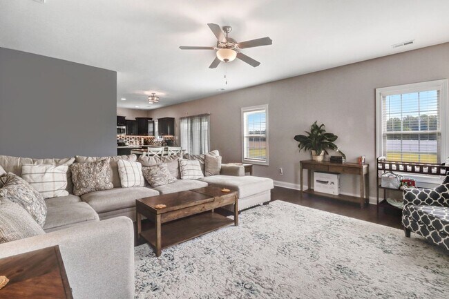 Building Photo - STUNNING & SPACIOUS 4 BR | 2.5 BA 2-Story *Pikeville School District*