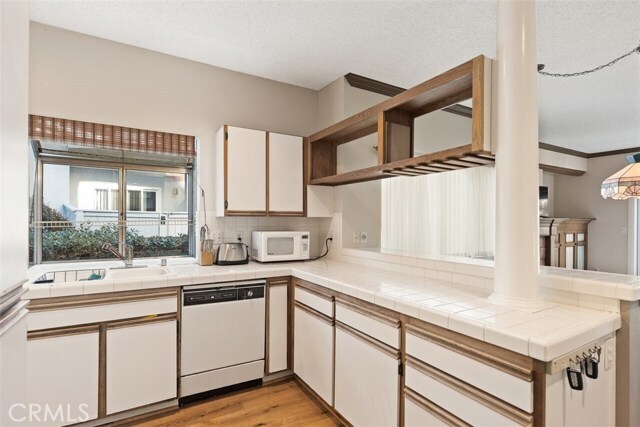 Building Photo - 24411 Lantern Hill Dr