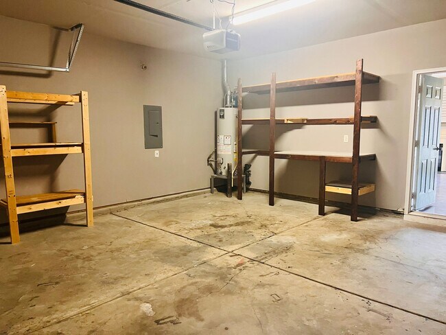 Building Photo - 105 Charing Pl