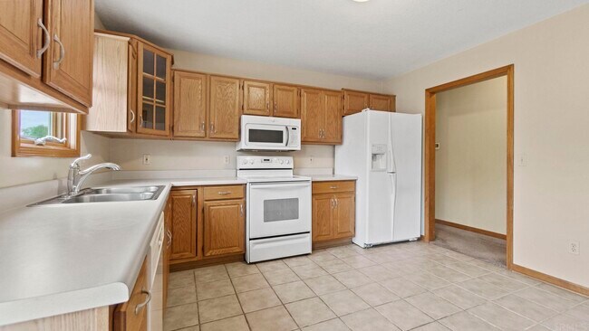 Building Photo - 811 Ivy Creek Cove
