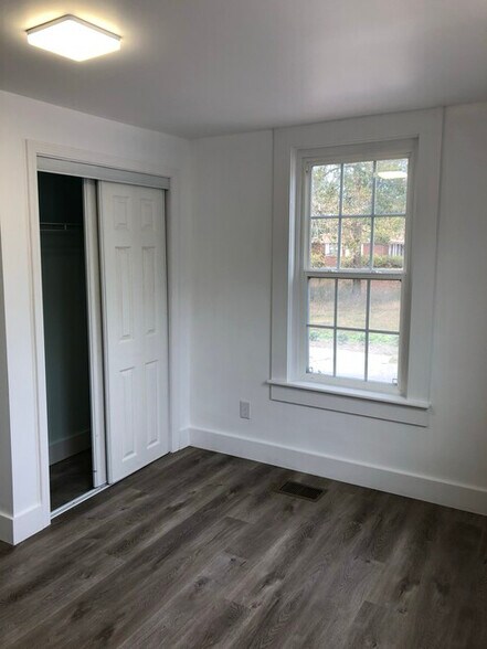 Building Photo - 55 Main St