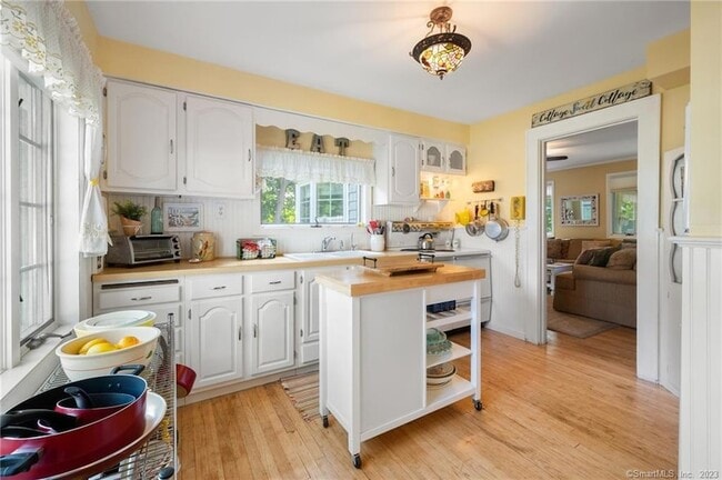 Building Photo - 6 East St