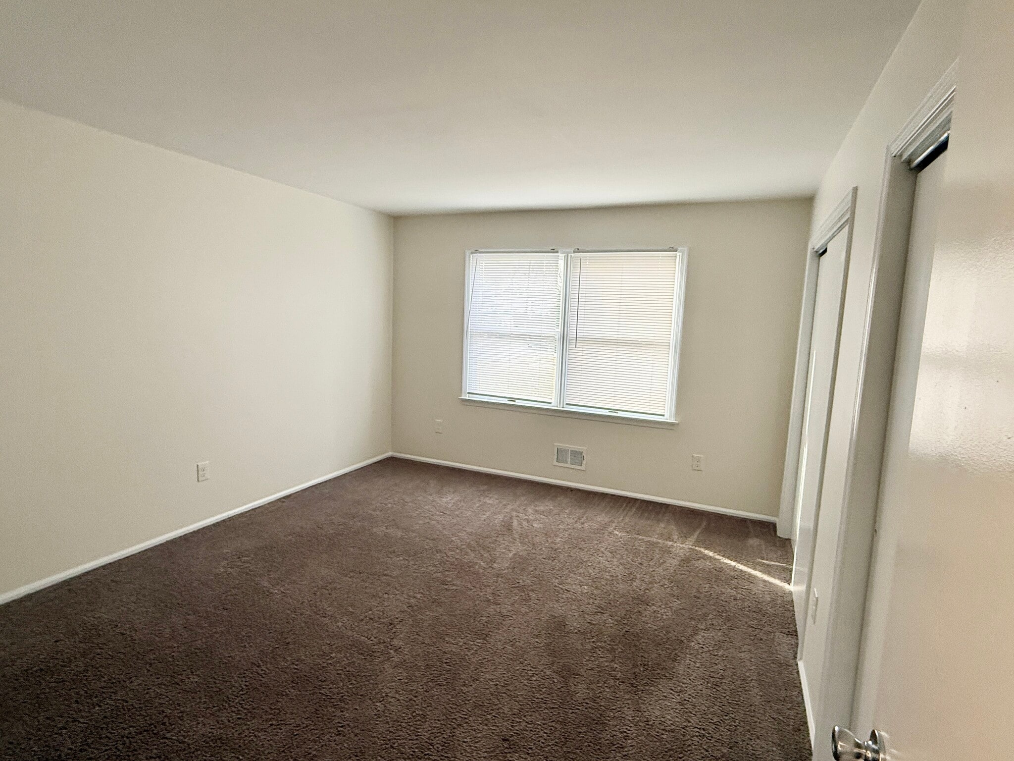 Bedroom - 285 S Lincoln Ave