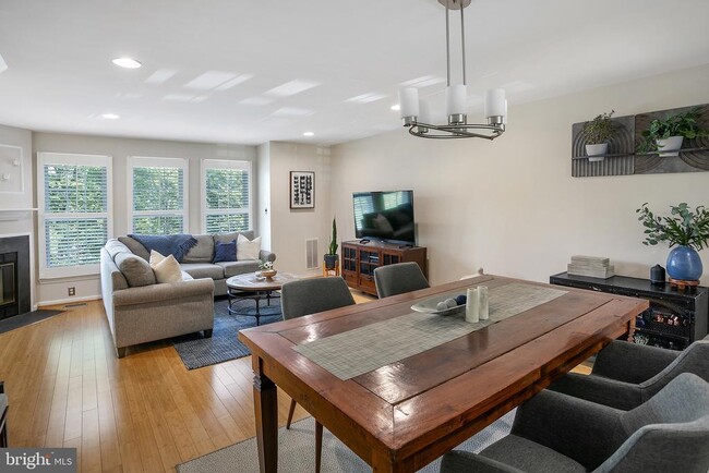 Building Photo - 7433 Hatherleigh Ct