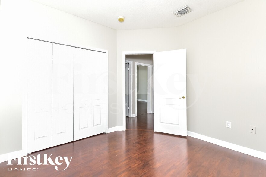 Building Photo - 15320 SW 141st Ct