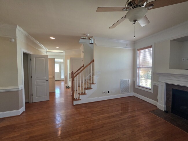 Building Photo - Spacious 4-Bedroom Home for Rent in Kings Grant Fayetteville – 15 Minutes from Fort Bragg