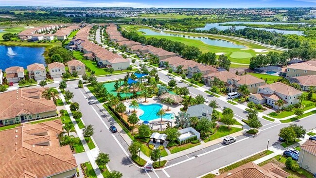 Building Photo - 877 Ocean Course Ave