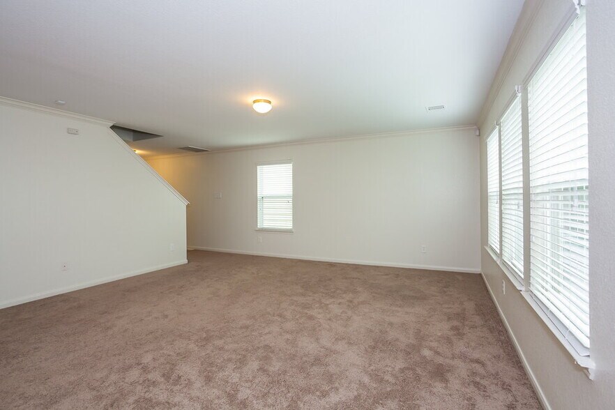 Building Photo - 2727 Skyview Grove Ct