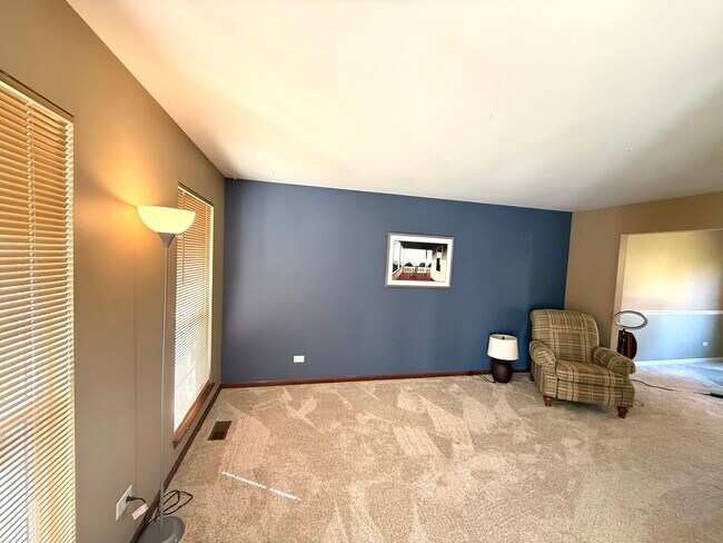 Building Photo - 721 Mohican Trail