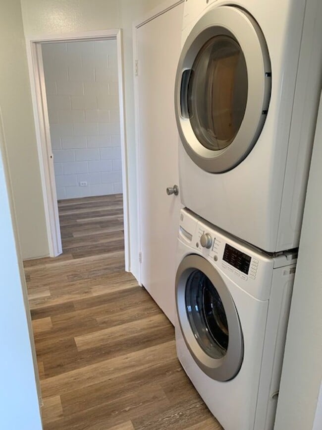 Building Photo - Palehua Villas, newly renovated breezy 3 bed, 2 ba, 2 parking stalls, water/sewer