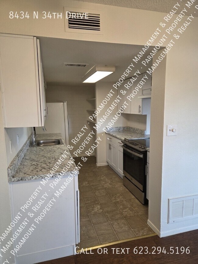 Building Photo - 8434 N 34th Dr