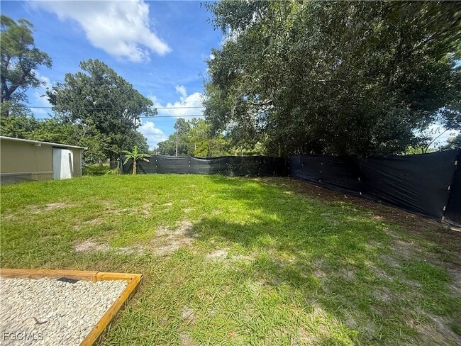 Building Photo - 8239 Suncoast Dr