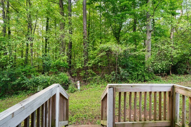 Building Photo - 600-635 Hilltop Dr-HT 2-Story 2bd/1ba