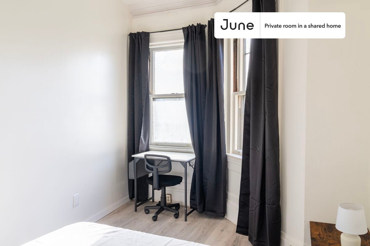 Building Photo - Room in Shared 4 bed/1.5 bath home