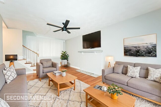 Building Photo - 3107 Elroy Ave