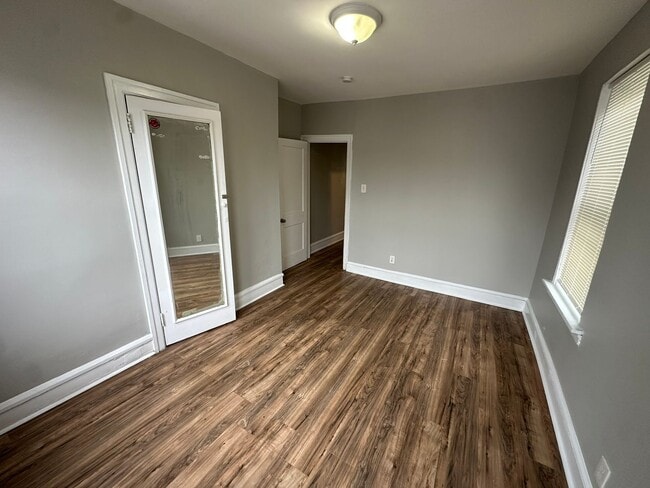 Building Photo - 440 W Fisher Ave