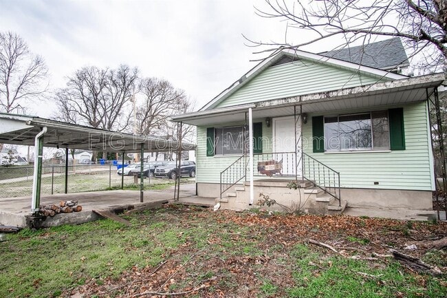 Building Photo - 525 Sewanee St