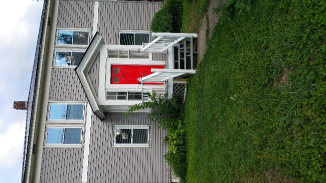 Building Photo - 162 Silver St