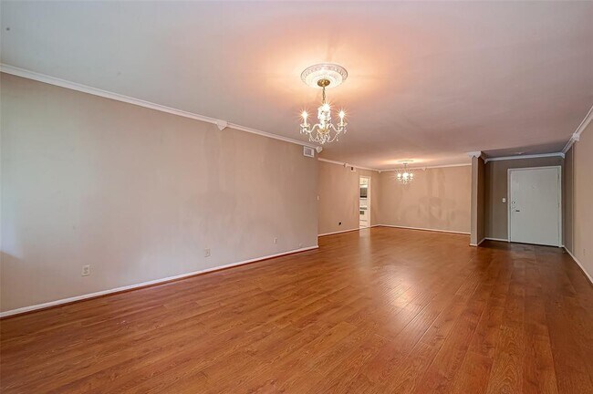 Building Photo - 642 S Ripple Creek Dr